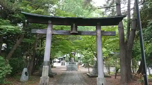 春日部八幡神社の鳥居