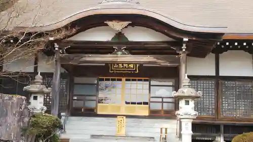 観音寺の本殿