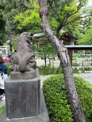 鳩森八幡神社の{uncategorized: "未分類", other: "その他", undefined: "問題あり", building: "その他建物", grave: "お墓", sacred_gate: "鳥居", guardian: "狛犬", statue: "像", buddha: "仏像", history: "歴史", nature: "自然", garden: "庭園", animal: "動物", pagoda: "塔", temizu: "手水舎", mountain_gate: "山門・神門", sanctuary: "本殿・本堂", subordinate: "末社・摂社", art: "芸術", scenery: "景色", jizo: "地蔵", ema: "絵馬", goshuin: "御朱印", omikuji: "おみくじ", items: "授与品その他", amulet: "お守り", goshuincho: "御朱印帳", eats: "食事", festival: "お祭り", votive_dance: "神楽", shichigosan: "七五三参", wedding: "結婚式", experience: "体験その他", initially: "初詣", around: "周辺", anti_infection: "感染症対策"}