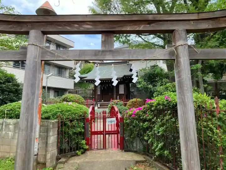 厳島神社の{uncategorized: "未分類", other: "その他", undefined: "問題あり", building: "その他建物", grave: "お墓", sacred_gate: "鳥居", guardian: "狛犬", statue: "像", buddha: "仏像", history: "歴史", nature: "自然", garden: "庭園", animal: "動物", pagoda: "塔", temizu: "手水舎", mountain_gate: "山門・神門", sanctuary: "本殿・本堂", subordinate: "末社・摂社", art: "芸術", scenery: "景色", jizo: "地蔵", ema: "絵馬", goshuin: "御朱印", omikuji: "おみくじ", items: "授与品その他", amulet: "お守り", goshuincho: "御朱印帳", eats: "食事", festival: "お祭り", votive_dance: "神楽", shichigosan: "七五三参", wedding: "結婚式", experience: "体験その他", initially: "初詣", around: "周辺", anti_infection: "感染症対策"}
