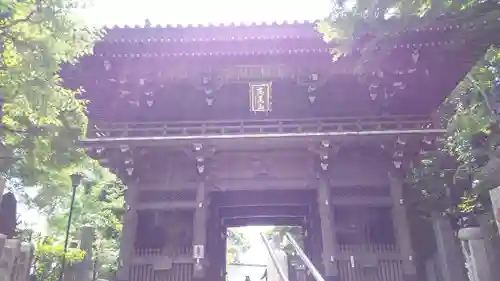 高尾山薬王院の山門・神門