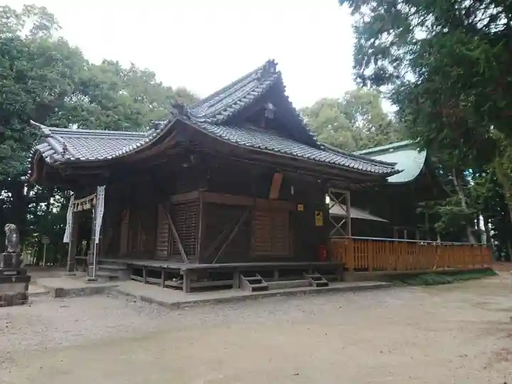 大岡白山神社の本殿・本堂