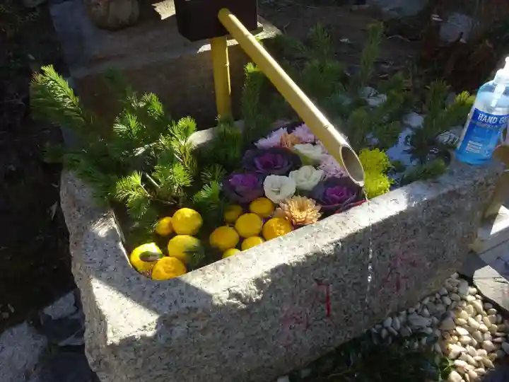 横浜御嶽神社の手水舎