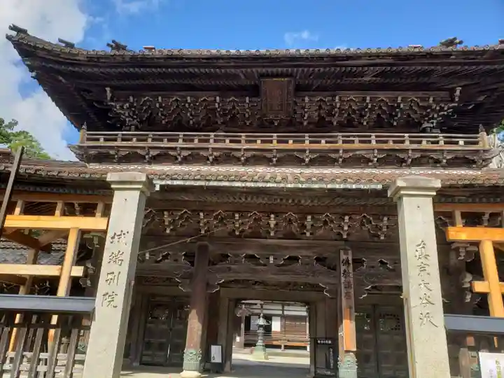 城端別院善徳寺の山門・神門