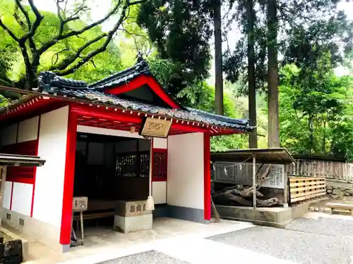 龍神ハナグリ石神社の建物その他