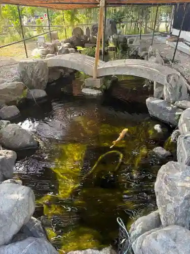 三大神社の{uncategorized: "未分類", other: "その他", undefined: "問題あり", building: "その他建物", grave: "お墓", sacred_gate: "鳥居", guardian: "狛犬", statue: "像", buddha: "仏像", history: "歴史", nature: "自然", garden: "庭園", animal: "動物", pagoda: "塔", temizu: "手水舎", mountain_gate: "山門・神門", sanctuary: "本殿・本堂", subordinate: "末社・摂社", art: "芸術", scenery: "景色", jizo: "地蔵", ema: "絵馬", goshuin: "御朱印", omikuji: "おみくじ", items: "授与品その他", amulet: "お守り", goshuincho: "御朱印帳", eats: "食事", festival: "お祭り", votive_dance: "神楽", shichigosan: "七五三参", wedding: "結婚式", experience: "体験その他", initially: "初詣", around: "周辺", anti_infection: "感染症対策"}