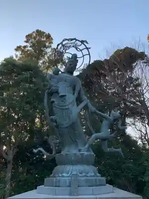 慈母観音の仏像