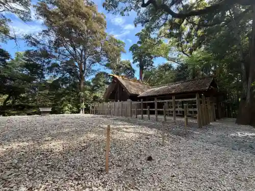 伊勢神宮外宮（豊受大神宮）の{uncategorized: "未分類", other: "その他", undefined: "問題あり", building: "その他建物", grave: "お墓", sacred_gate: "鳥居", guardian: "狛犬", statue: "像", buddha: "仏像", history: "歴史", nature: "自然", garden: "庭園", animal: "動物", pagoda: "塔", temizu: "手水舎", mountain_gate: "山門・神門", sanctuary: "本殿・本堂", subordinate: "末社・摂社", art: "芸術", scenery: "景色", jizo: "地蔵", ema: "絵馬", goshuin: "御朱印", omikuji: "おみくじ", items: "授与品その他", amulet: "お守り", goshuincho: "御朱印帳", eats: "食事", festival: "お祭り", votive_dance: "神楽", shichigosan: "七五三参", wedding: "結婚式", experience: "体験その他", initially: "初詣", around: "周辺", anti_infection: "感染症対策"}