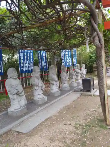 海神社の像