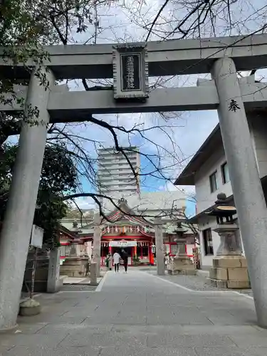 玉造稲荷神社の鳥居