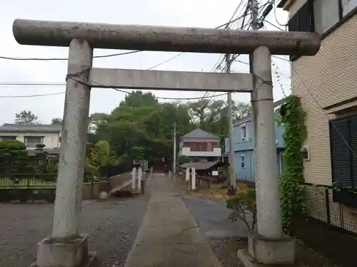 六所神社の鳥居