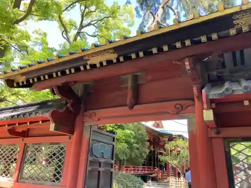 根津神社の山門