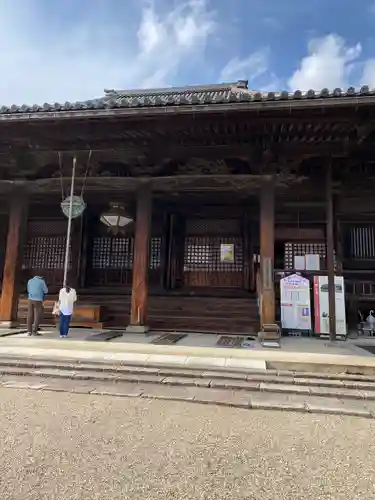 西大寺の本殿・本堂