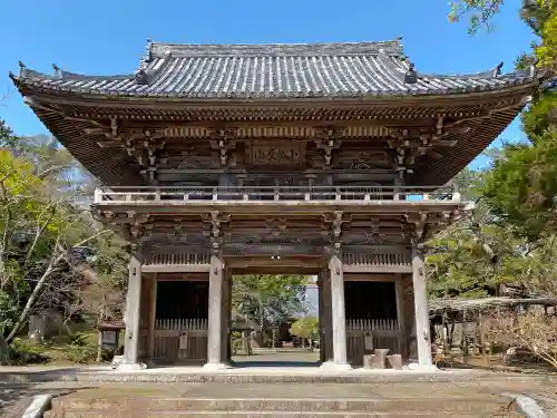 鏡忍寺の山門