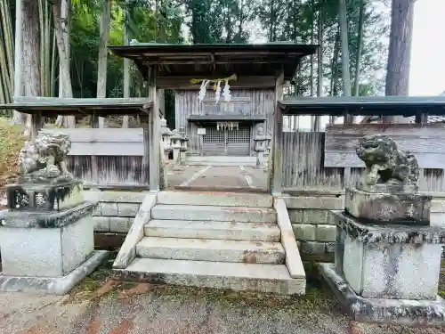 天満社の{uncategorized: "未分類", other: "その他", undefined: "問題あり", building: "その他建物", grave: "お墓", sacred_gate: "鳥居", guardian: "狛犬", statue: "像", buddha: "仏像", history: "歴史", nature: "自然", garden: "庭園", animal: "動物", pagoda: "塔", temizu: "手水舎", mountain_gate: "山門・神門", sanctuary: "本殿・本堂", subordinate: "末社・摂社", art: "芸術", scenery: "景色", jizo: "地蔵", ema: "絵馬", goshuin: "御朱印", omikuji: "おみくじ", items: "授与品その他", amulet: "お守り", goshuincho: "御朱印帳", eats: "食事", festival: "お祭り", votive_dance: "神楽", shichigosan: "七五三参", wedding: "結婚式", experience: "体験その他", initially: "初詣", around: "周辺", anti_infection: "感染症対策"}