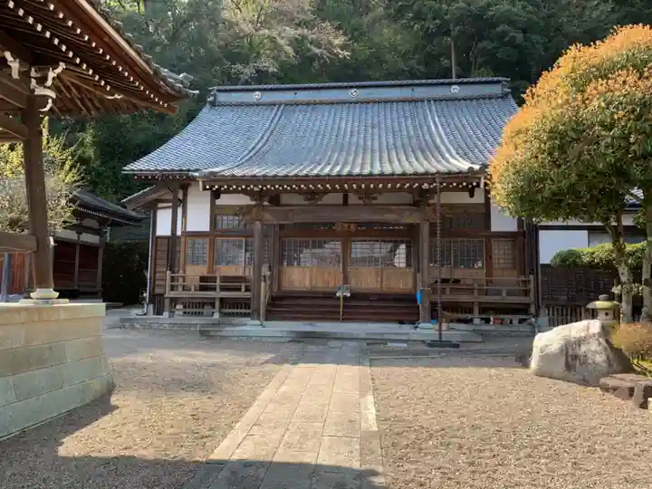 専隆寺の本殿・本堂