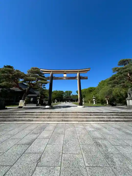 長野縣護國神社の{uncategorized: "未分類", other: "その他", undefined: "問題あり", building: "その他建物", grave: "お墓", sacred_gate: "鳥居", guardian: "狛犬", statue: "像", buddha: "仏像", history: "歴史", nature: "自然", garden: "庭園", animal: "動物", pagoda: "塔", temizu: "手水舎", mountain_gate: "山門・神門", sanctuary: "本殿・本堂", subordinate: "末社・摂社", art: "芸術", scenery: "景色", jizo: "地蔵", ema: "絵馬", goshuin: "御朱印", omikuji: "おみくじ", items: "授与品その他", amulet: "お守り", goshuincho: "御朱印帳", eats: "食事", festival: "お祭り", votive_dance: "神楽", shichigosan: "七五三参", wedding: "結婚式", experience: "体験その他", initially: "初詣", around: "周辺", anti_infection: "感染症対策"}