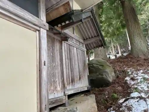 赤瀧神社の{uncategorized: "未分類", other: "その他", undefined: "問題あり", building: "その他建物", grave: "お墓", sacred_gate: "鳥居", guardian: "狛犬", statue: "像", buddha: "仏像", history: "歴史", nature: "自然", garden: "庭園", animal: "動物", pagoda: "塔", temizu: "手水舎", mountain_gate: "山門・神門", sanctuary: "本殿・本堂", subordinate: "末社・摂社", art: "芸術", scenery: "景色", jizo: "地蔵", ema: "絵馬", goshuin: "御朱印", omikuji: "おみくじ", items: "授与品その他", amulet: "お守り", goshuincho: "御朱印帳", eats: "食事", festival: "お祭り", votive_dance: "神楽", shichigosan: "七五三参", wedding: "結婚式", experience: "体験その他", initially: "初詣", around: "周辺", anti_infection: "感染症対策"}