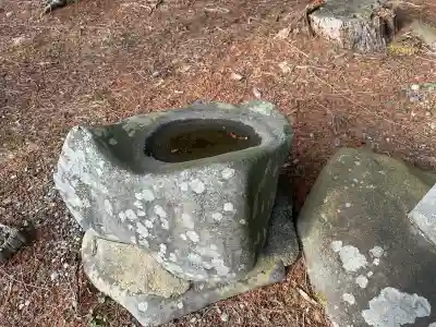 諏訪神社の{uncategorized: "未分類", other: "その他", undefined: "問題あり", building: "その他建物", grave: "お墓", sacred_gate: "鳥居", guardian: "狛犬", statue: "像", buddha: "仏像", history: "歴史", nature: "自然", garden: "庭園", animal: "動物", pagoda: "塔", temizu: "手水舎", mountain_gate: "山門・神門", sanctuary: "本殿・本堂", subordinate: "末社・摂社", art: "芸術", scenery: "景色", jizo: "地蔵", ema: "絵馬", goshuin: "御朱印", omikuji: "おみくじ", items: "授与品その他", amulet: "お守り", goshuincho: "御朱印帳", eats: "食事", festival: "お祭り", votive_dance: "神楽", shichigosan: "七五三参", wedding: "結婚式", experience: "体験その他", initially: "初詣", around: "周辺", anti_infection: "感染症対策"}