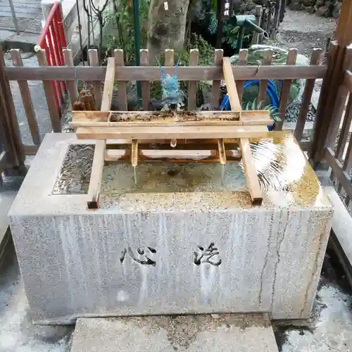 江島杉山神社の手水舎