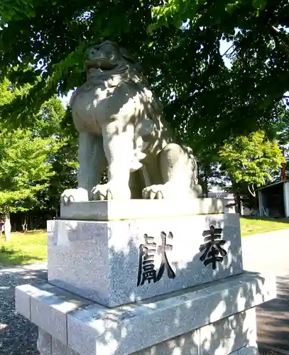 西岡八幡宮の狛犬