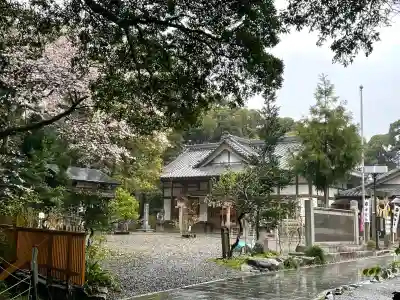 神明神社（相差町）の{uncategorized: "未分類", other: "その他", undefined: "問題あり", building: "その他建物", grave: "お墓", sacred_gate: "鳥居", guardian: "狛犬", statue: "像", buddha: "仏像", history: "歴史", nature: "自然", garden: "庭園", animal: "動物", pagoda: "塔", temizu: "手水舎", mountain_gate: "山門・神門", sanctuary: "本殿・本堂", subordinate: "末社・摂社", art: "芸術", scenery: "景色", jizo: "地蔵", ema: "絵馬", goshuin: "御朱印", omikuji: "おみくじ", items: "授与品その他", amulet: "お守り", goshuincho: "御朱印帳", eats: "食事", festival: "お祭り", votive_dance: "神楽", shichigosan: "七五三参", wedding: "結婚式", experience: "体験その他", initially: "初詣", around: "周辺", anti_infection: "感染症対策"}