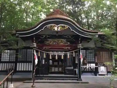 新屋山神社の本殿・本堂