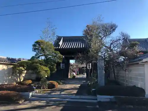 西栄寺の山門