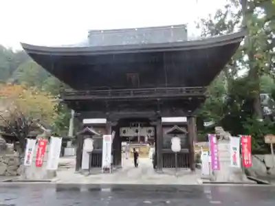日牟禮八幡宮の山門・神門