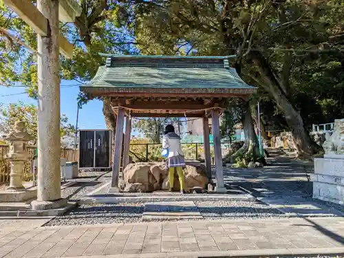 廬崎神社の手水舎