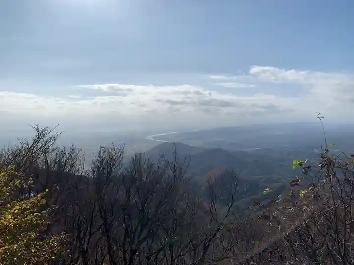 彌彦神社奥宮(御神廟)の景色