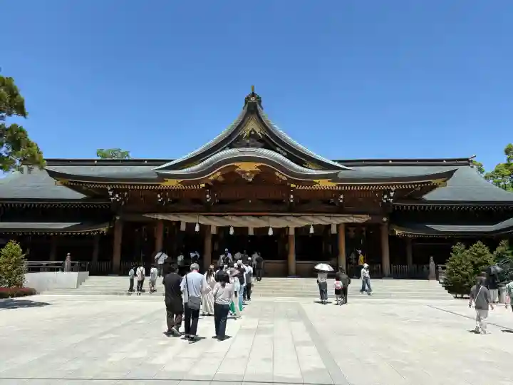 寒川神社の{uncategorized: "未分類", other: "その他", undefined: "問題あり", building: "その他建物", grave: "お墓", sacred_gate: "鳥居", guardian: "狛犬", statue: "像", buddha: "仏像", history: "歴史", nature: "自然", garden: "庭園", animal: "動物", pagoda: "塔", temizu: "手水舎", mountain_gate: "山門・神門", sanctuary: "本殿・本堂", subordinate: "末社・摂社", art: "芸術", scenery: "景色", jizo: "地蔵", ema: "絵馬", goshuin: "御朱印", omikuji: "おみくじ", items: "授与品その他", amulet: "お守り", goshuincho: "御朱印帳", eats: "食事", festival: "お祭り", votive_dance: "神楽", shichigosan: "七五三参", wedding: "結婚式", experience: "体験その他", initially: "初詣", around: "周辺", anti_infection: "感染症対策"}