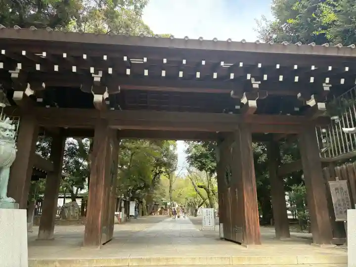 靖國神社の{uncategorized: "未分類", other: "その他", undefined: "問題あり", building: "その他建物", grave: "お墓", sacred_gate: "鳥居", guardian: "狛犬", statue: "像", buddha: "仏像", history: "歴史", nature: "自然", garden: "庭園", animal: "動物", pagoda: "塔", temizu: "手水舎", mountain_gate: "山門・神門", sanctuary: "本殿・本堂", subordinate: "末社・摂社", art: "芸術", scenery: "景色", jizo: "地蔵", ema: "絵馬", goshuin: "御朱印", omikuji: "おみくじ", items: "授与品その他", amulet: "お守り", goshuincho: "御朱印帳", eats: "食事", festival: "お祭り", votive_dance: "神楽", shichigosan: "七五三参", wedding: "結婚式", experience: "体験その他", initially: "初詣", around: "周辺", anti_infection: "感染症対策"}