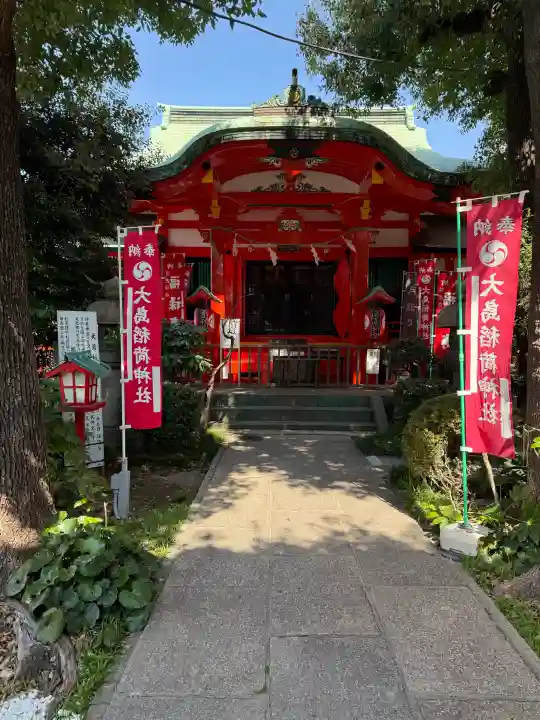 大島稲荷神社の{uncategorized: "未分類", other: "その他", undefined: "問題あり", building: "その他建物", grave: "お墓", sacred_gate: "鳥居", guardian: "狛犬", statue: "像", buddha: "仏像", history: "歴史", nature: "自然", garden: "庭園", animal: "動物", pagoda: "塔", temizu: "手水舎", mountain_gate: "山門・神門", sanctuary: "本殿・本堂", subordinate: "末社・摂社", art: "芸術", scenery: "景色", jizo: "地蔵", ema: "絵馬", goshuin: "御朱印", omikuji: "おみくじ", items: "授与品その他", amulet: "お守り", goshuincho: "御朱印帳", eats: "食事", festival: "お祭り", votive_dance: "神楽", shichigosan: "七五三参", wedding: "結婚式", experience: "体験その他", initially: "初詣", around: "周辺", anti_infection: "感染症対策"}