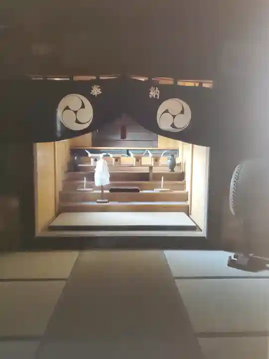 八剣神社の本殿・本堂