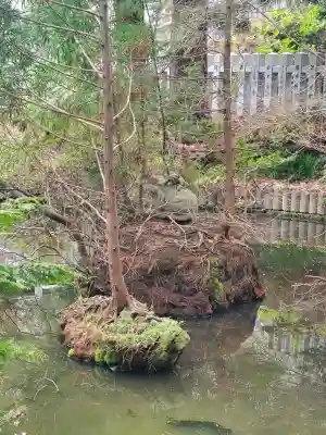 鶴若稲荷神社の{uncategorized: "未分類", other: "その他", undefined: "問題あり", building: "その他建物", grave: "お墓", sacred_gate: "鳥居", guardian: "狛犬", statue: "像", buddha: "仏像", history: "歴史", nature: "自然", garden: "庭園", animal: "動物", pagoda: "塔", temizu: "手水舎", mountain_gate: "山門・神門", sanctuary: "本殿・本堂", subordinate: "末社・摂社", art: "芸術", scenery: "景色", jizo: "地蔵", ema: "絵馬", goshuin: "御朱印", omikuji: "おみくじ", items: "授与品その他", amulet: "お守り", goshuincho: "御朱印帳", eats: "食事", festival: "お祭り", votive_dance: "神楽", shichigosan: "七五三参", wedding: "結婚式", experience: "体験その他", initially: "初詣", around: "周辺", anti_infection: "感染症対策"}
