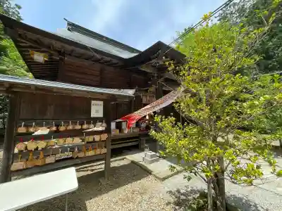 滑川神社 - 仕事と子どもの守り神の{uncategorized: "未分類", other: "その他", undefined: "問題あり", building: "その他建物", grave: "お墓", sacred_gate: "鳥居", guardian: "狛犬", statue: "像", buddha: "仏像", history: "歴史", nature: "自然", garden: "庭園", animal: "動物", pagoda: "塔", temizu: "手水舎", mountain_gate: "山門・神門", sanctuary: "本殿・本堂", subordinate: "末社・摂社", art: "芸術", scenery: "景色", jizo: "地蔵", ema: "絵馬", goshuin: "御朱印", omikuji: "おみくじ", items: "授与品その他", amulet: "お守り", goshuincho: "御朱印帳", eats: "食事", festival: "お祭り", votive_dance: "神楽", shichigosan: "七五三参", wedding: "結婚式", experience: "体験その他", initially: "初詣", around: "周辺", anti_infection: "感染症対策"}