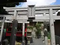 合槌稲荷大明神の鳥居