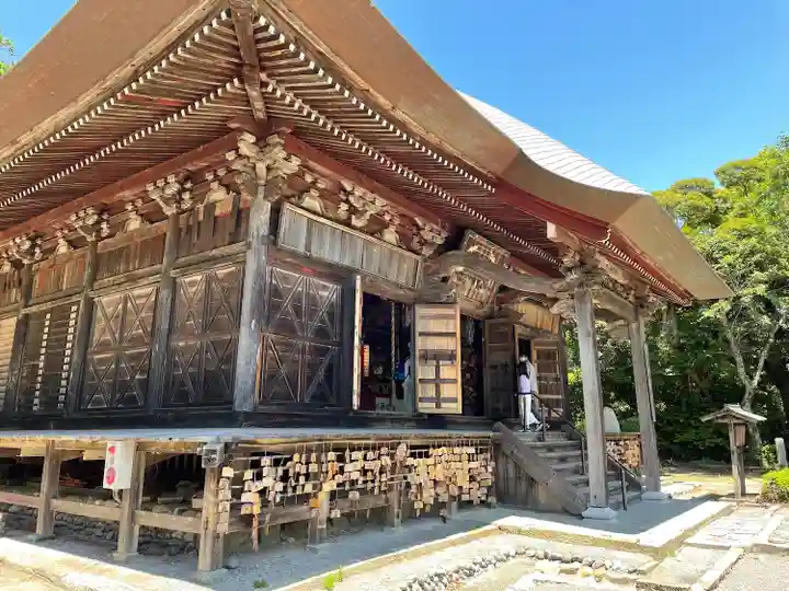 目の霊山 油山寺の本殿・本堂