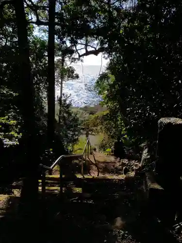 立神神社の{uncategorized: "未分類", other: "その他", undefined: "問題あり", building: "その他建物", grave: "お墓", sacred_gate: "鳥居", guardian: "狛犬", statue: "像", buddha: "仏像", history: "歴史", nature: "自然", garden: "庭園", animal: "動物", pagoda: "塔", temizu: "手水舎", mountain_gate: "山門・神門", sanctuary: "本殿・本堂", subordinate: "末社・摂社", art: "芸術", scenery: "景色", jizo: "地蔵", ema: "絵馬", goshuin: "御朱印", omikuji: "おみくじ", items: "授与品その他", amulet: "お守り", goshuincho: "御朱印帳", eats: "食事", festival: "お祭り", votive_dance: "神楽", shichigosan: "七五三参", wedding: "結婚式", experience: "体験その他", initially: "初詣", around: "周辺", anti_infection: "感染症対策"}