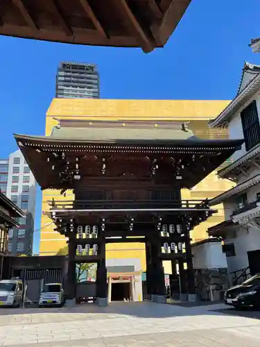 小倉祇園八坂神社の山門