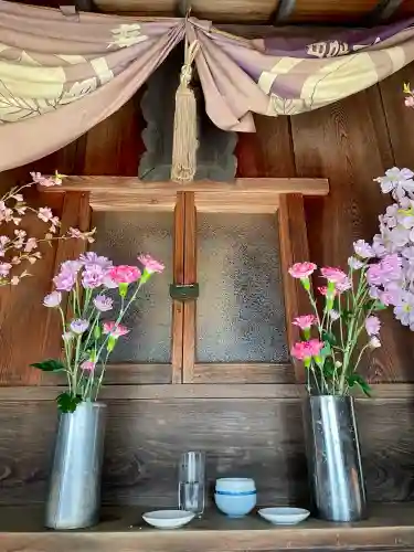 牛込柳町天祖神社の{uncategorized: "未分類", other: "その他", undefined: "問題あり", building: "その他建物", grave: "お墓", sacred_gate: "鳥居", guardian: "狛犬", statue: "像", buddha: "仏像", history: "歴史", nature: "自然", garden: "庭園", animal: "動物", pagoda: "塔", temizu: "手水舎", mountain_gate: "山門・神門", sanctuary: "本殿・本堂", subordinate: "末社・摂社", art: "芸術", scenery: "景色", jizo: "地蔵", ema: "絵馬", goshuin: "御朱印", omikuji: "おみくじ", items: "授与品その他", amulet: "お守り", goshuincho: "御朱印帳", eats: "食事", festival: "お祭り", votive_dance: "神楽", shichigosan: "七五三参", wedding: "結婚式", experience: "体験その他", initially: "初詣", around: "周辺", anti_infection: "感染症対策"}