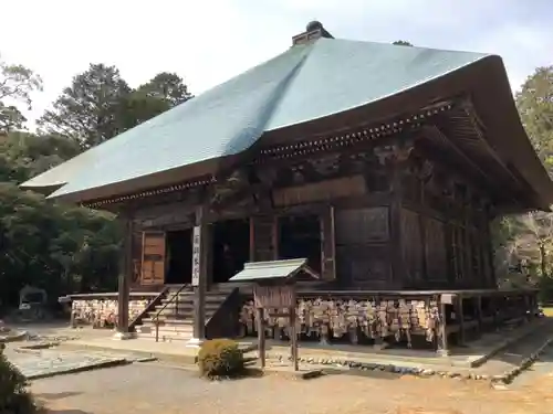 目の霊山　油山寺の本殿