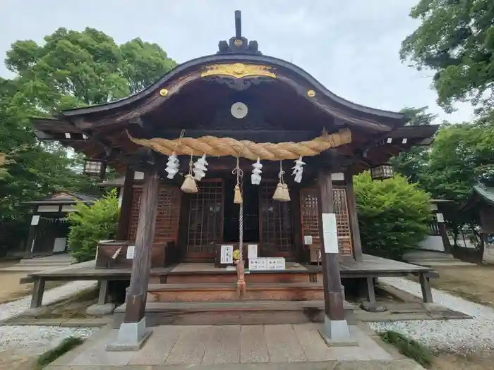 雄郡神社の本殿