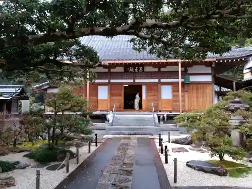 雲龍院の本殿