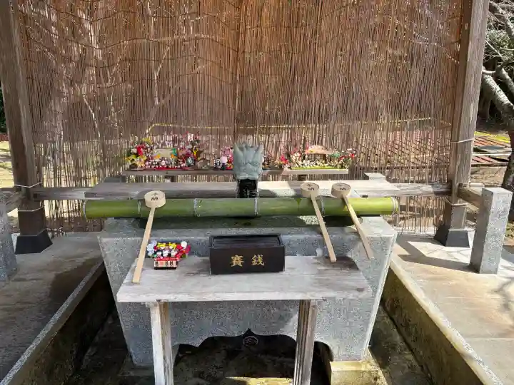 鎌数伊勢大神宮の{uncategorized: "未分類", other: "その他", undefined: "問題あり", building: "その他建物", grave: "お墓", sacred_gate: "鳥居", guardian: "狛犬", statue: "像", buddha: "仏像", history: "歴史", nature: "自然", garden: "庭園", animal: "動物", pagoda: "塔", temizu: "手水舎", mountain_gate: "山門・神門", sanctuary: "本殿・本堂", subordinate: "末社・摂社", art: "芸術", scenery: "景色", jizo: "地蔵", ema: "絵馬", goshuin: "御朱印", omikuji: "おみくじ", items: "授与品その他", amulet: "お守り", goshuincho: "御朱印帳", eats: "食事", festival: "お祭り", votive_dance: "神楽", shichigosan: "七五三参", wedding: "結婚式", experience: "体験その他", initially: "初詣", around: "周辺", anti_infection: "感染症対策"}