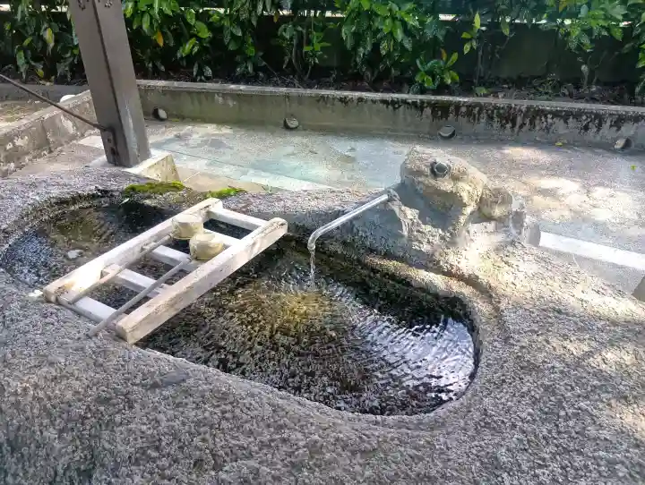 日吉神社の{uncategorized: "未分類", other: "その他", undefined: "問題あり", building: "その他建物", grave: "お墓", sacred_gate: "鳥居", guardian: "狛犬", statue: "像", buddha: "仏像", history: "歴史", nature: "自然", garden: "庭園", animal: "動物", pagoda: "塔", temizu: "手水舎", mountain_gate: "山門・神門", sanctuary: "本殿・本堂", subordinate: "末社・摂社", art: "芸術", scenery: "景色", jizo: "地蔵", ema: "絵馬", goshuin: "御朱印", omikuji: "おみくじ", items: "授与品その他", amulet: "お守り", goshuincho: "御朱印帳", eats: "食事", festival: "お祭り", votive_dance: "神楽", shichigosan: "七五三参", wedding: "結婚式", experience: "体験その他", initially: "初詣", around: "周辺", anti_infection: "感染症対策"}