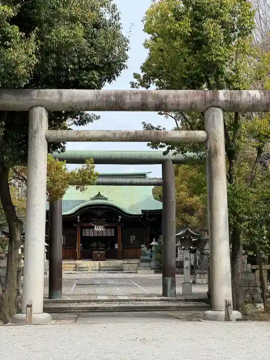溝旗神社(肇國神社)の鳥居