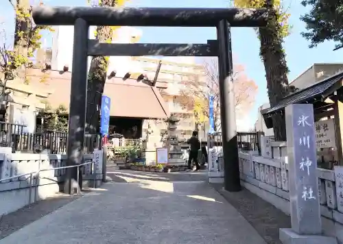 高円寺氷川神社の{uncategorized: "未分類", other: "その他", undefined: "問題あり", building: "その他建物", grave: "お墓", sacred_gate: "鳥居", guardian: "狛犬", statue: "像", buddha: "仏像", history: "歴史", nature: "自然", garden: "庭園", animal: "動物", pagoda: "塔", temizu: "手水舎", mountain_gate: "山門・神門", sanctuary: "本殿・本堂", subordinate: "末社・摂社", art: "芸術", scenery: "景色", jizo: "地蔵", ema: "絵馬", goshuin: "御朱印", omikuji: "おみくじ", items: "授与品その他", amulet: "お守り", goshuincho: "御朱印帳", eats: "食事", festival: "お祭り", votive_dance: "神楽", shichigosan: "七五三参", wedding: "結婚式", experience: "体験その他", initially: "初詣", around: "周辺", anti_infection: "感染症対策"}