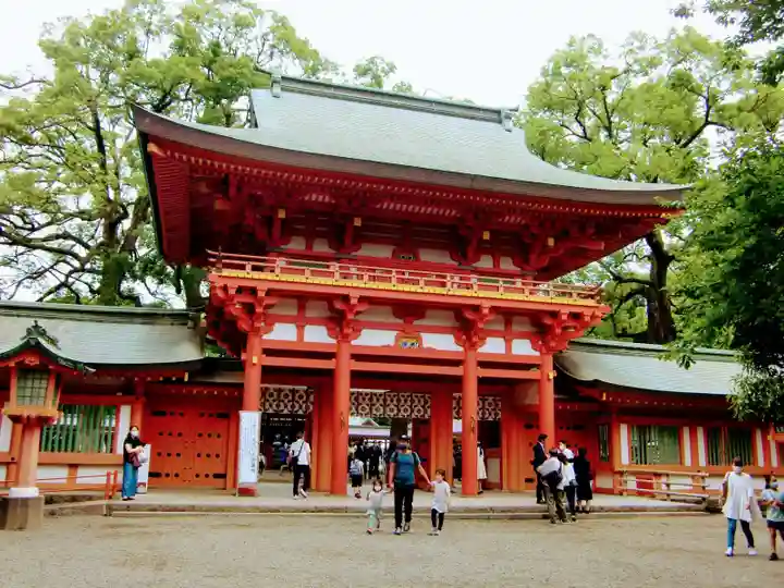 武蔵一宮氷川神社の山門・神門